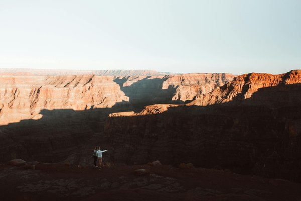 Quelles croisières proposent des excursions pour explorer les glaciers en Patagonie?
