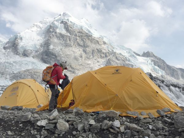 Comment organiser un camping pour une expédition de trek en région de pampas?