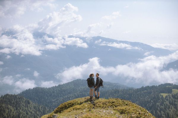 Quels sont les meilleurs itinéraires pour une randonnée dans les montagnes de l'Altaï, Mongolie : équipements et conseils ?